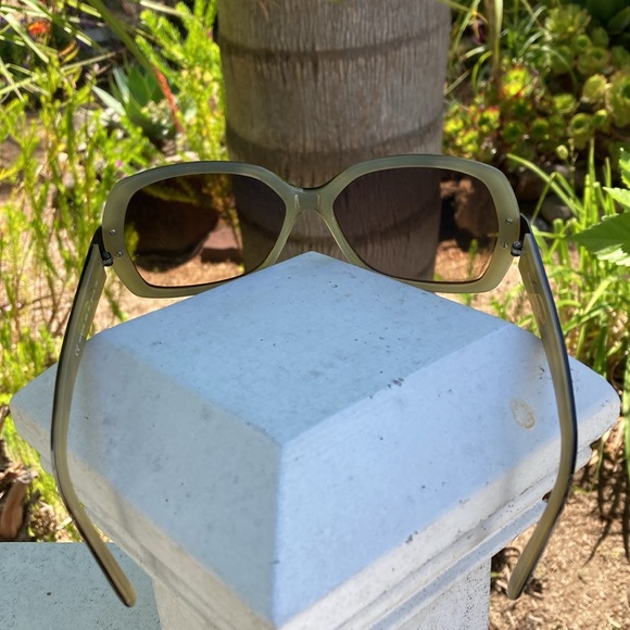 Banana Republic plastic sunglasses brown gradient lenses brown frame - Picture 4 of 10